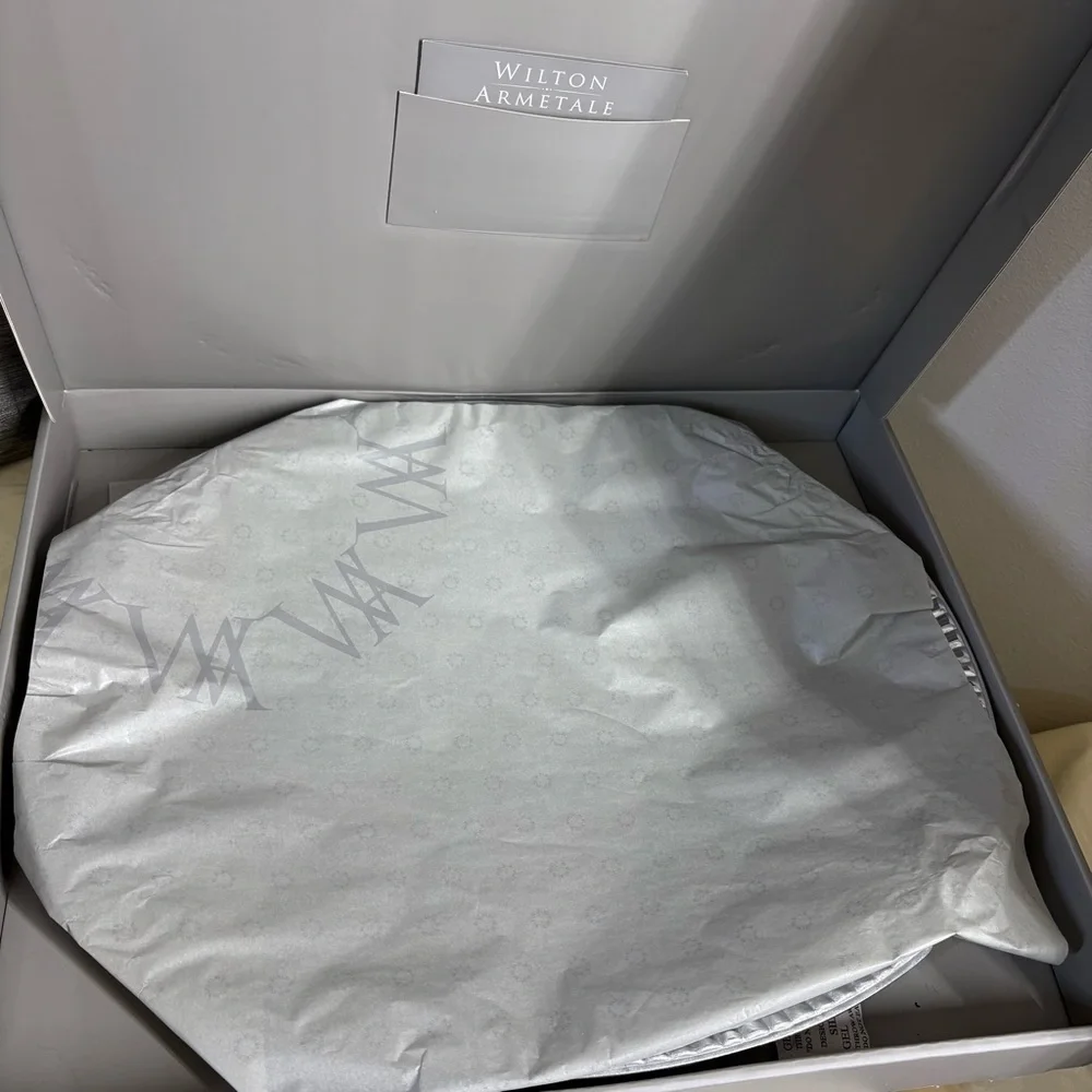 Wilton Armetale Silver-Tone Ornate Platter